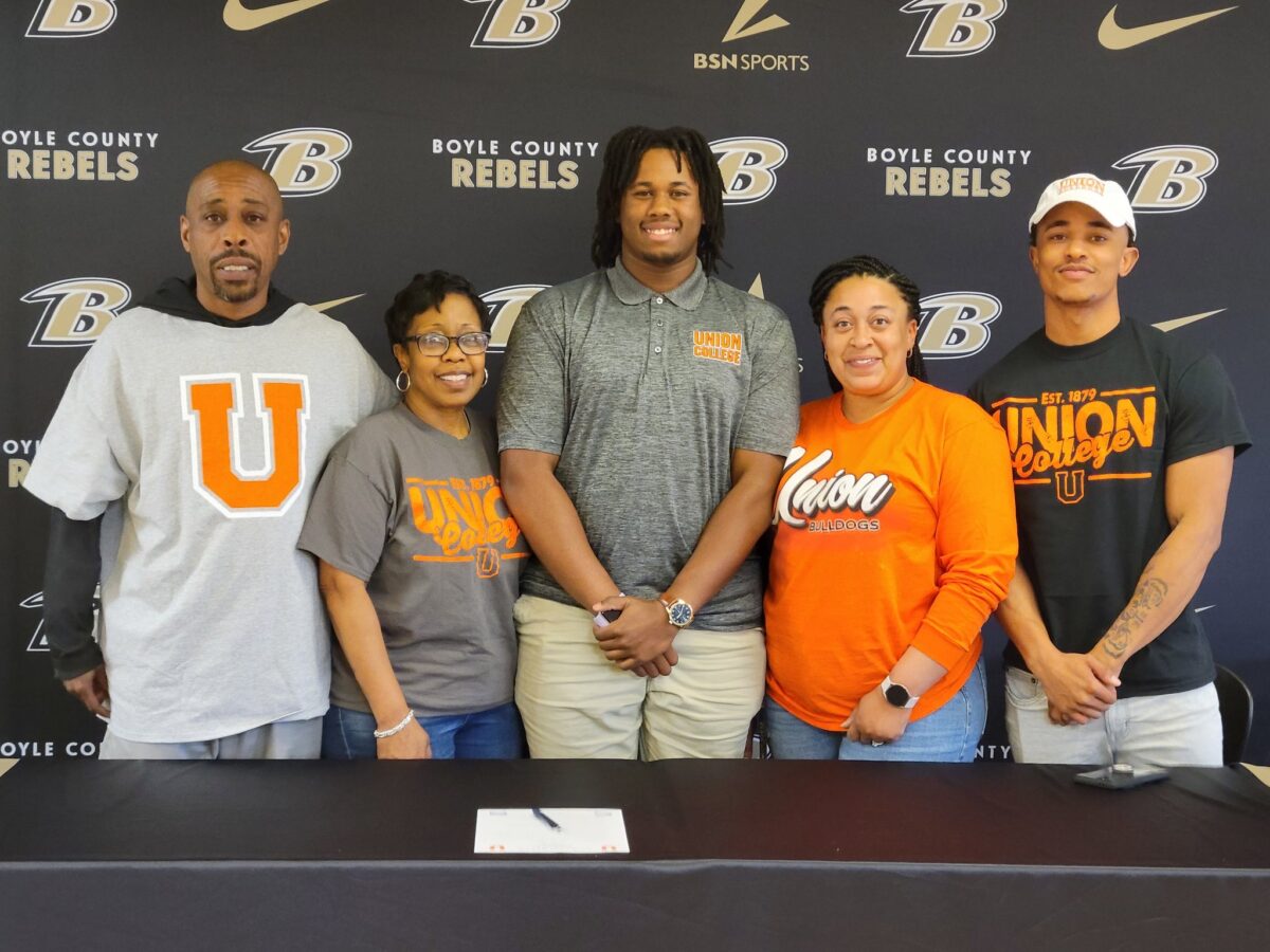 Booker Signs with Union Commonwealth University