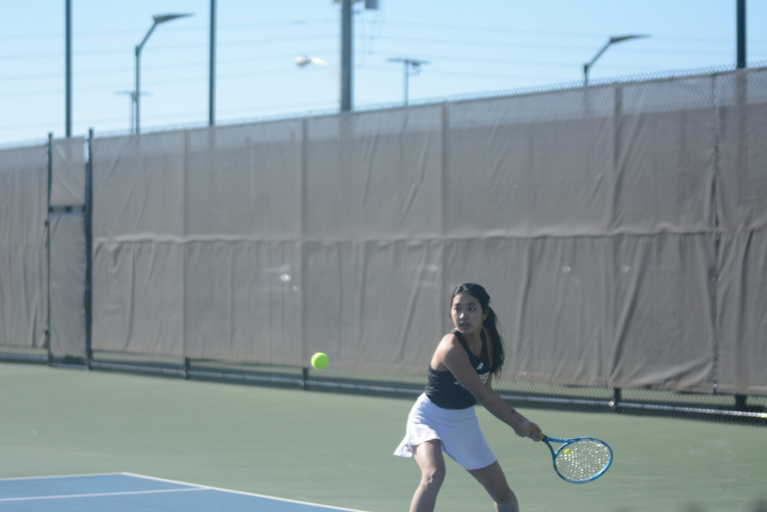 Girls tennis sweeps the Briar Jumpers